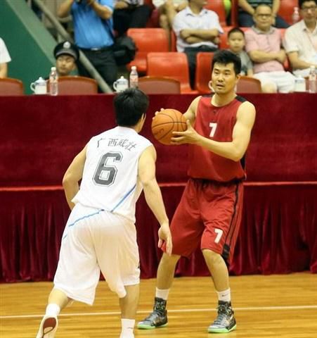 尤班克斯只 尤班克斯只